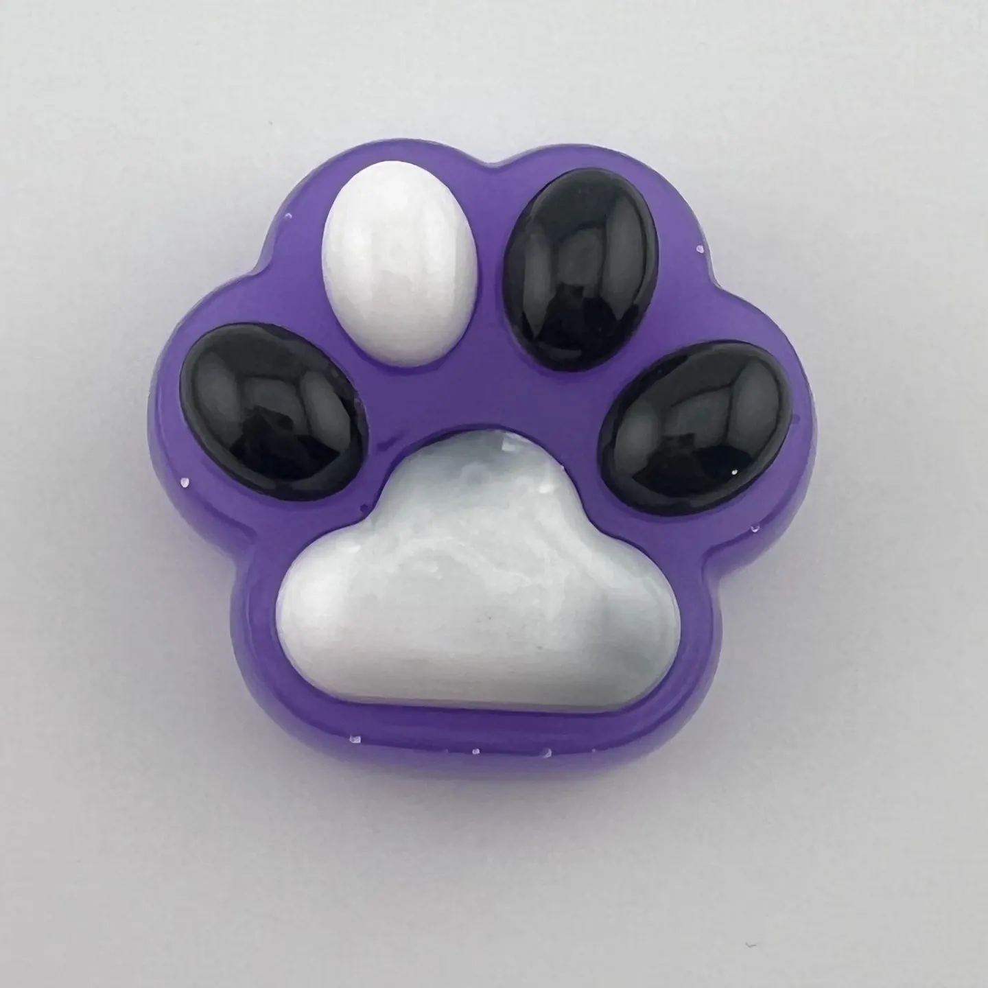 Magnet, tlapka, pryskyřice, fialová
